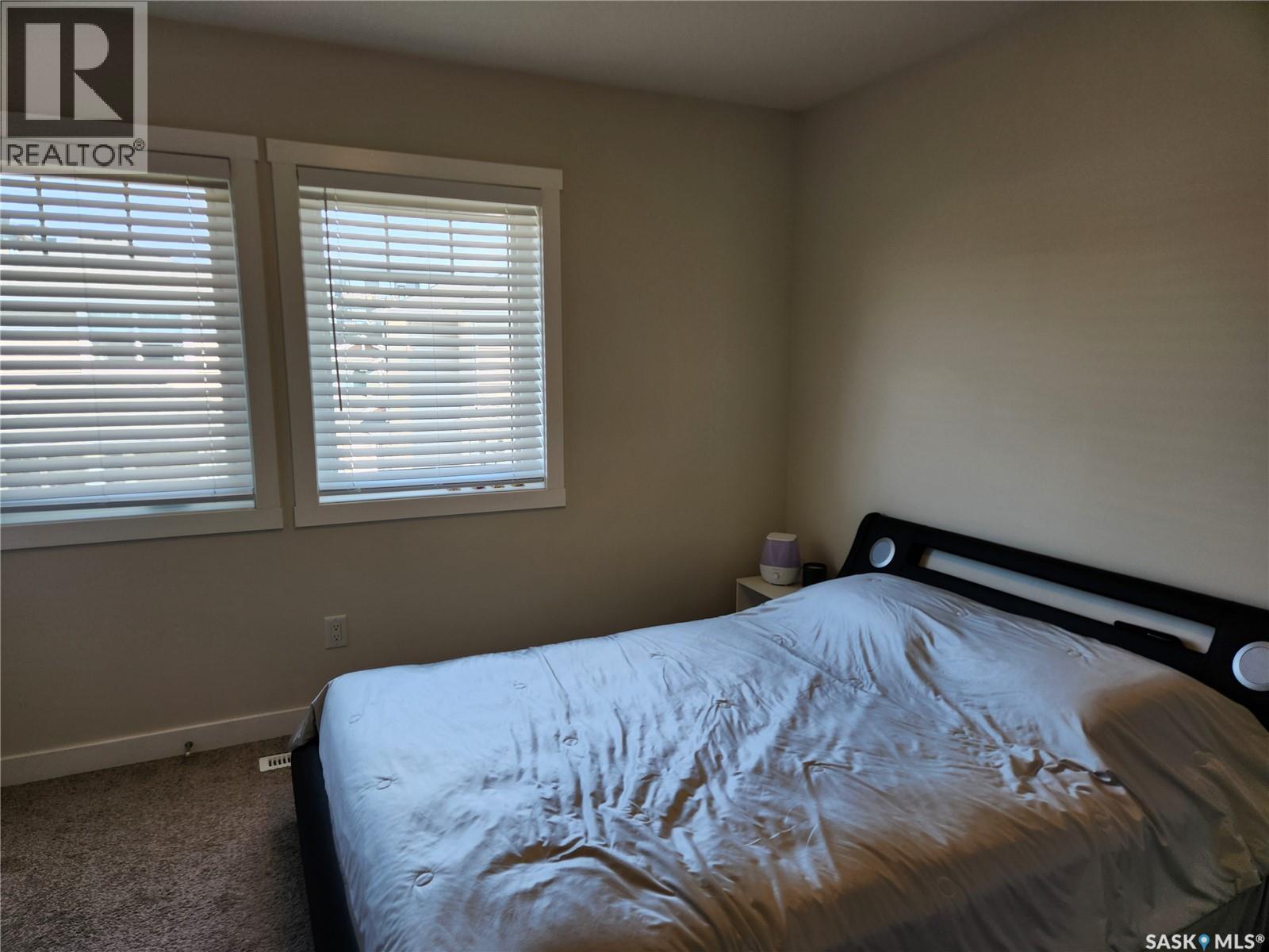 #212 315 Dickson CRESCENT - 8