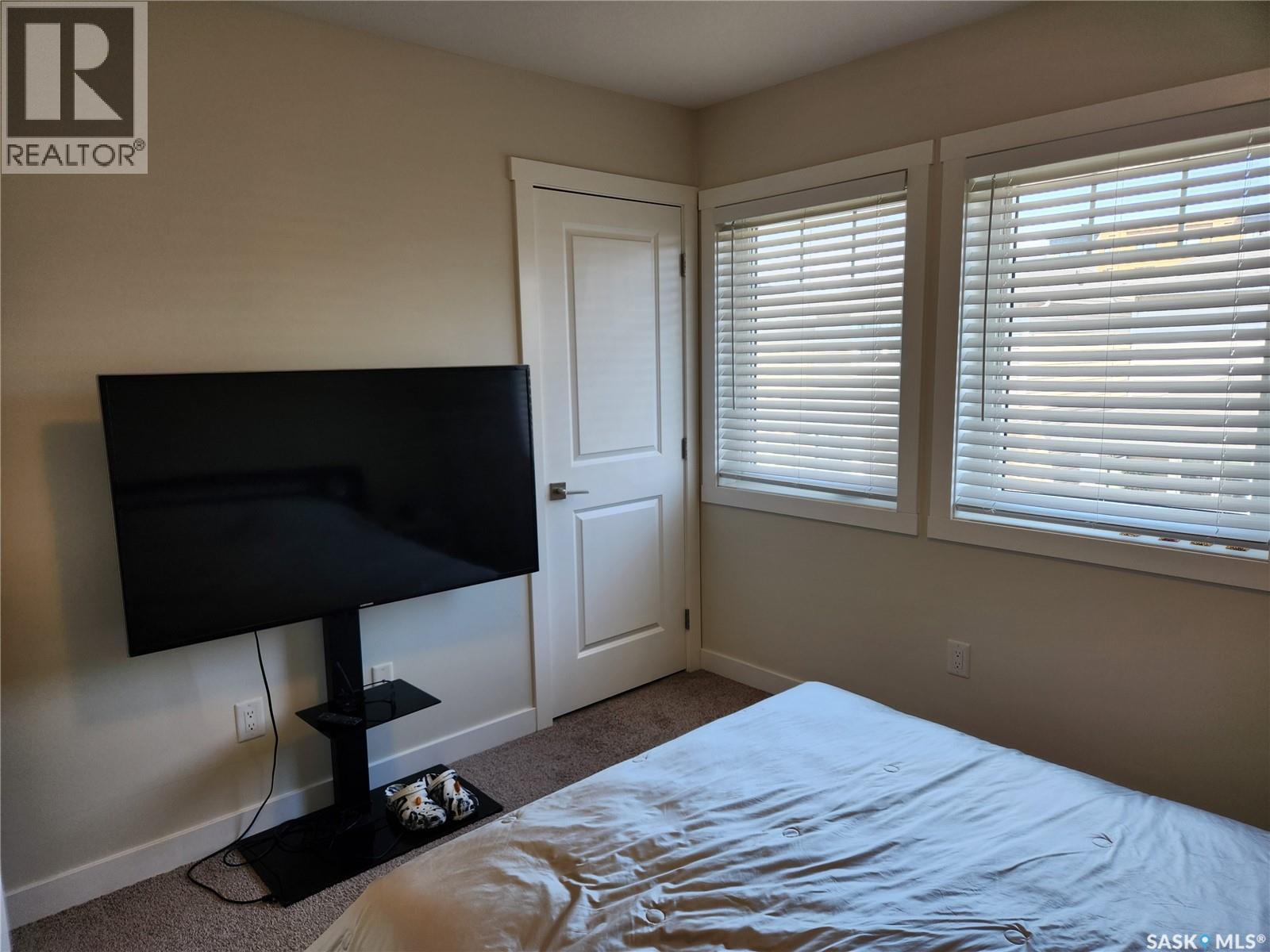 #212 315 Dickson CRESCENT - 9