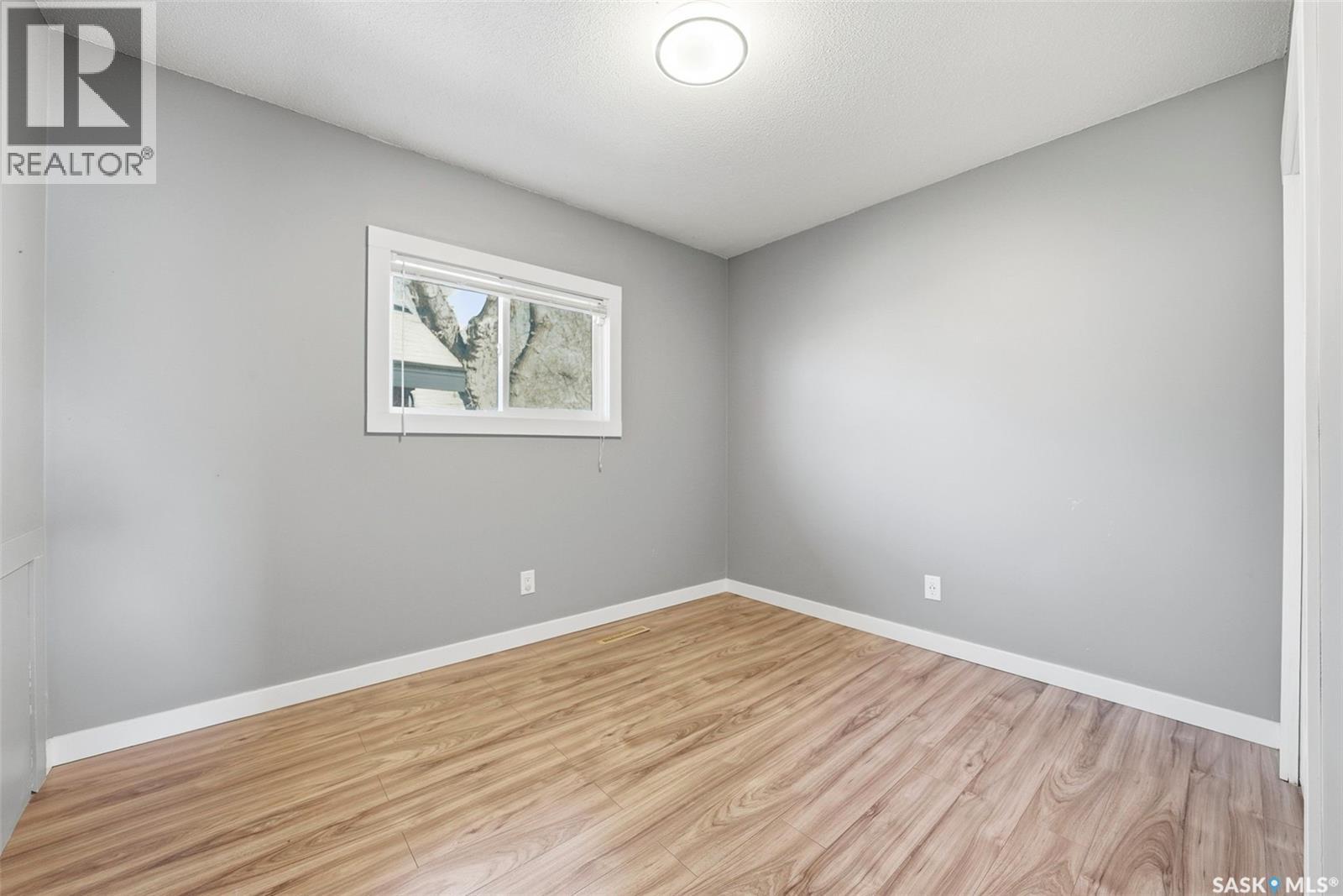 18 Mackie CRESCENT - 14