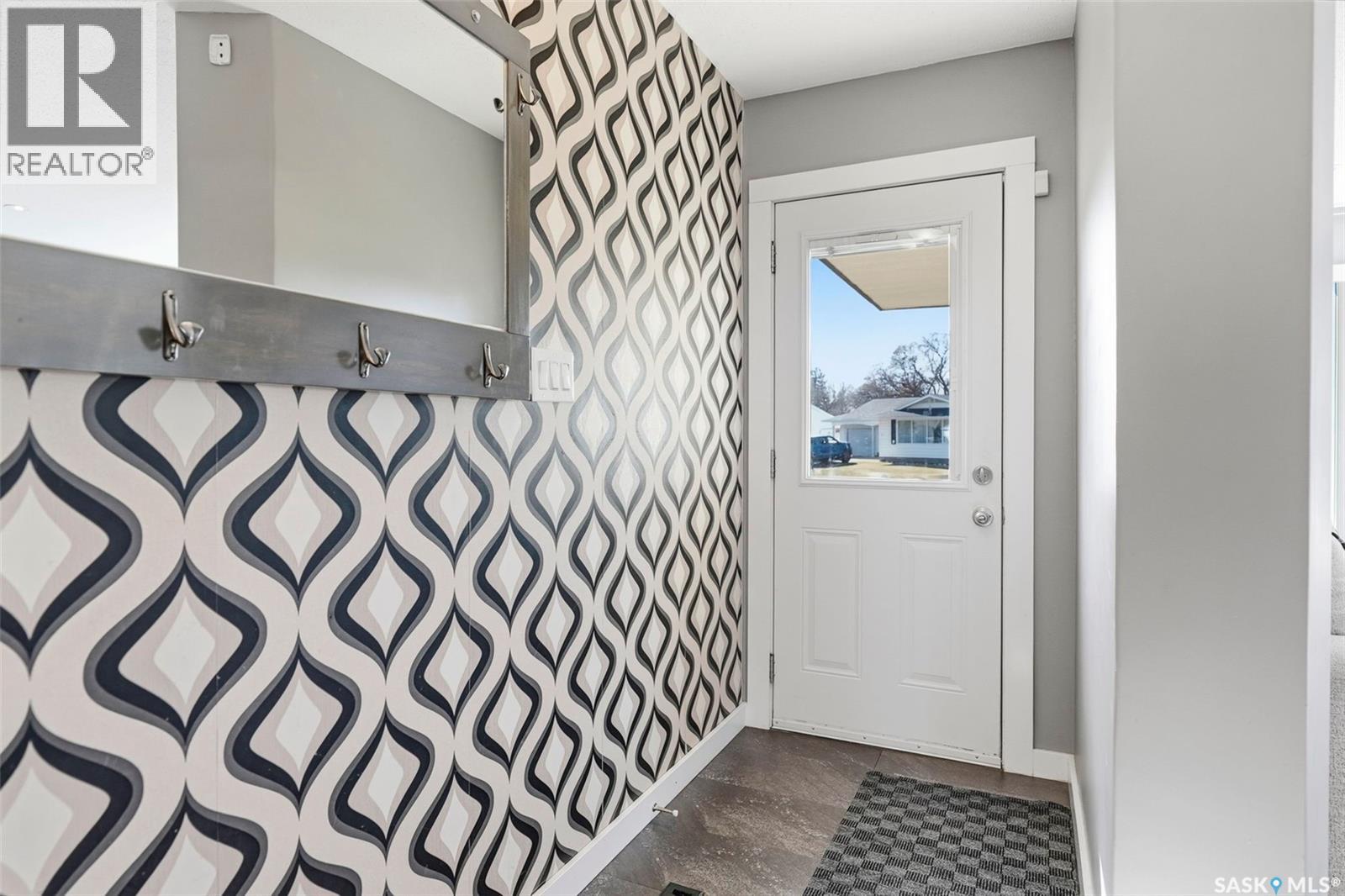 18 Mackie CRESCENT - Image 3