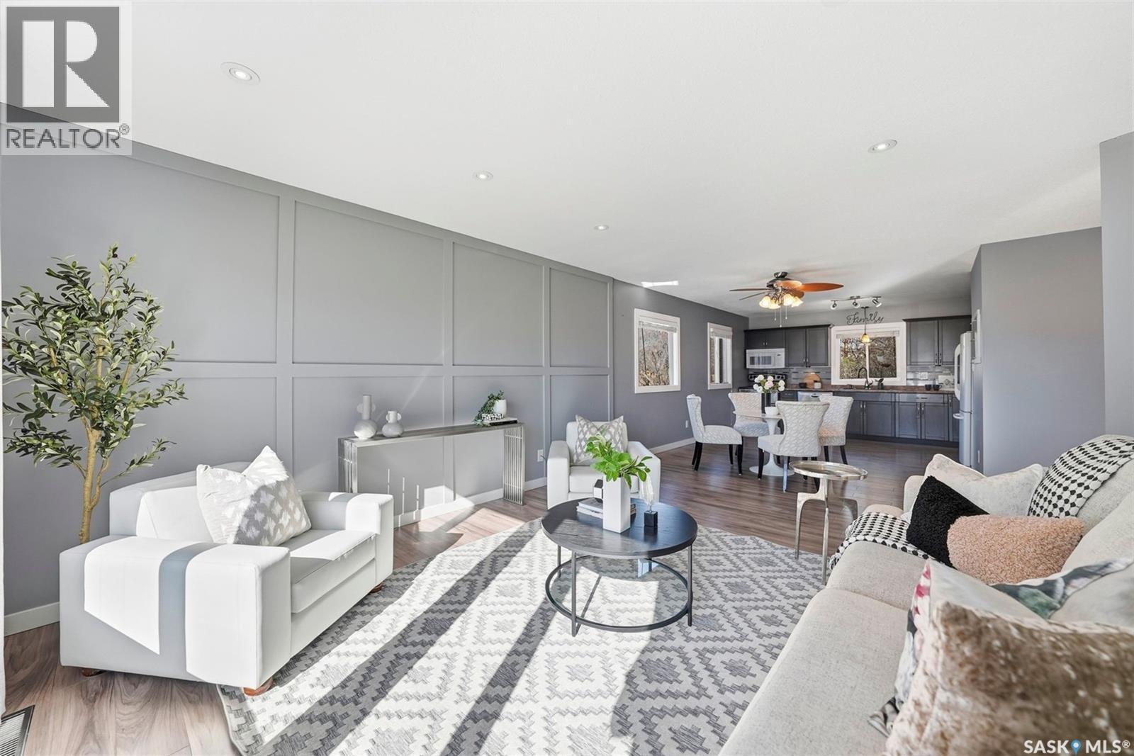 18 Mackie CRESCENT - 6