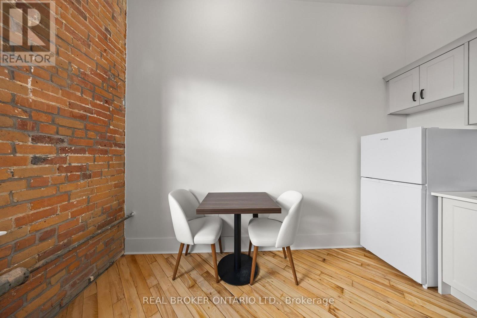 Studio for Rent in Ottawa – 206 – 150 MILL STREET, Ottawa – By Peter Sagos - Image 11