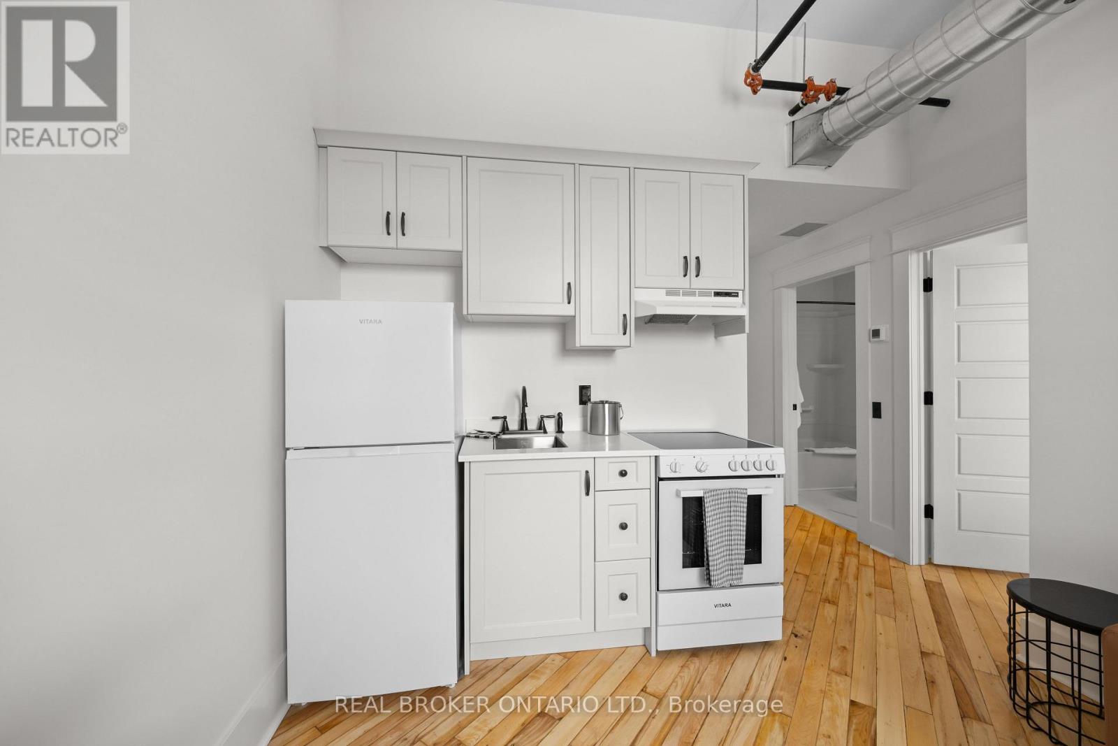 Studio for Rent in Ottawa – 206 – 150 MILL STREET, Ottawa – By Peter Sagos - Image 13