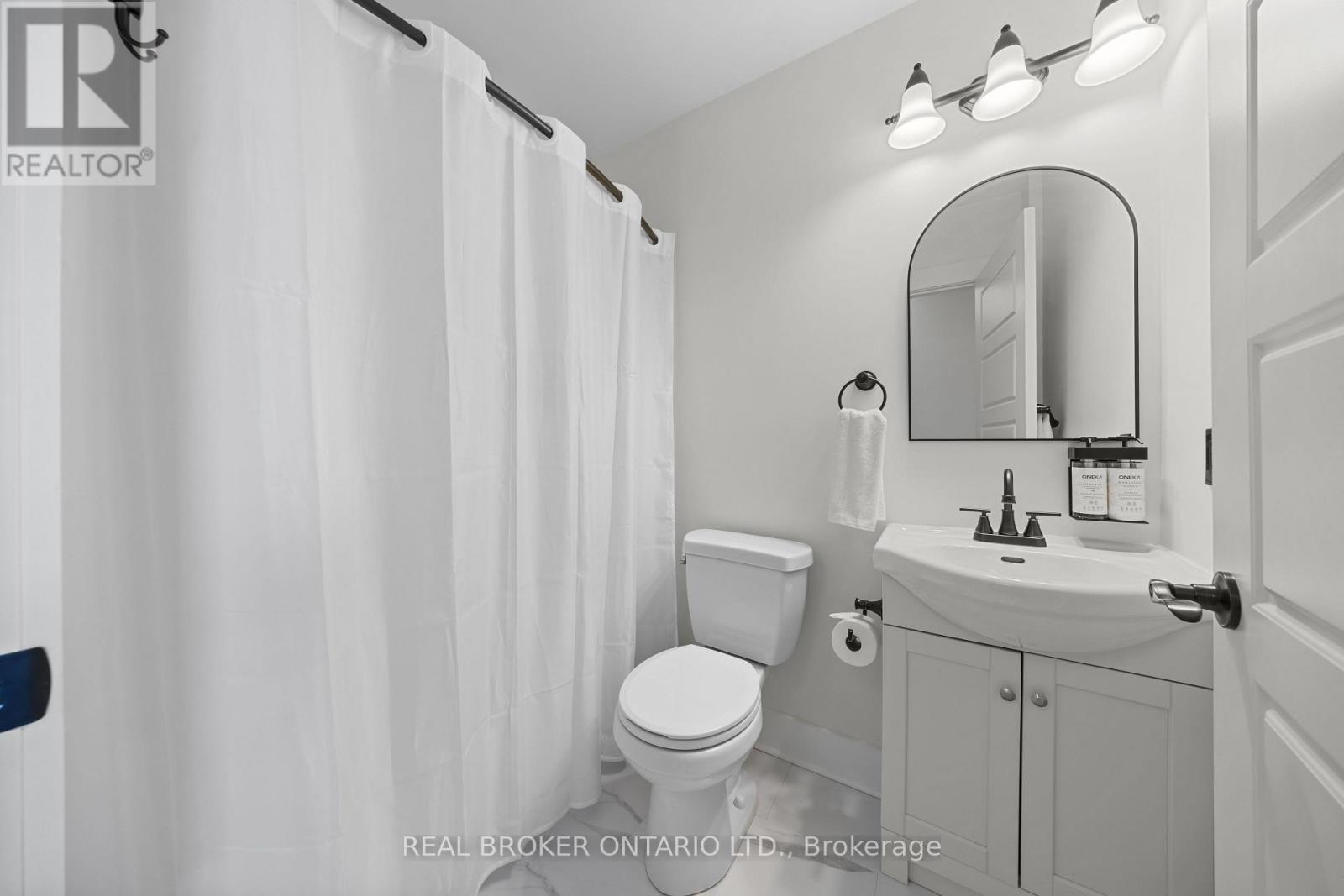 Studio for Rent in Ottawa – 206 – 150 MILL STREET, Ottawa – By Peter Sagos - Image 6