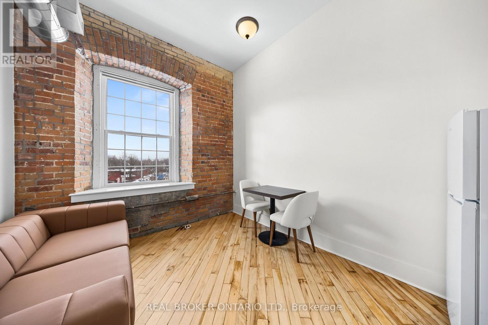 Studio for Rent in Ottawa – 206 – 150 MILL STREET, Ottawa – By Peter Sagos - Image 9