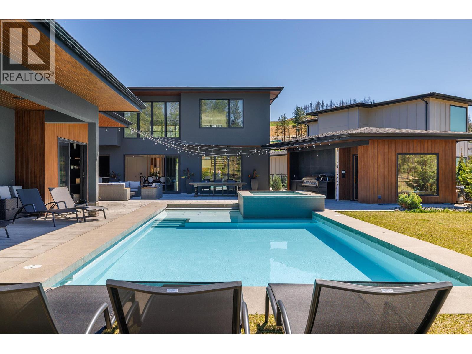  10248 Beacon Hill Drive, Lake Country