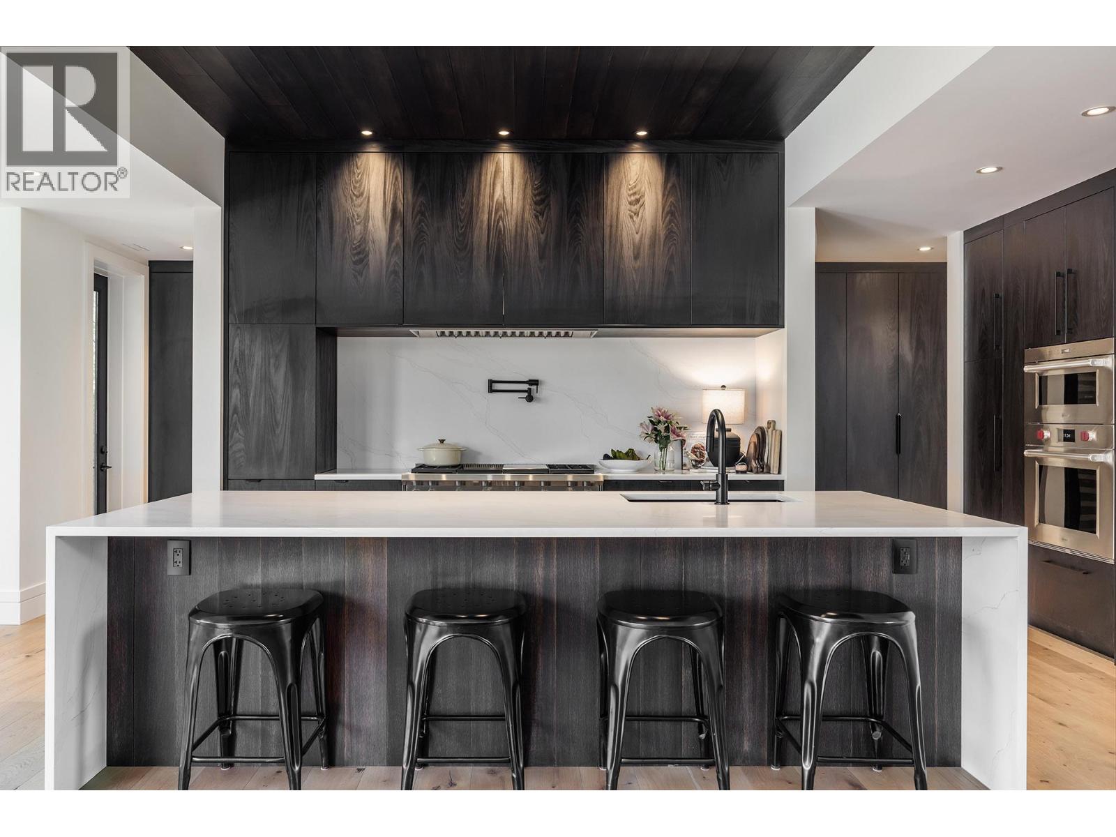  10248 Beacon Hill Drive, Lake Country