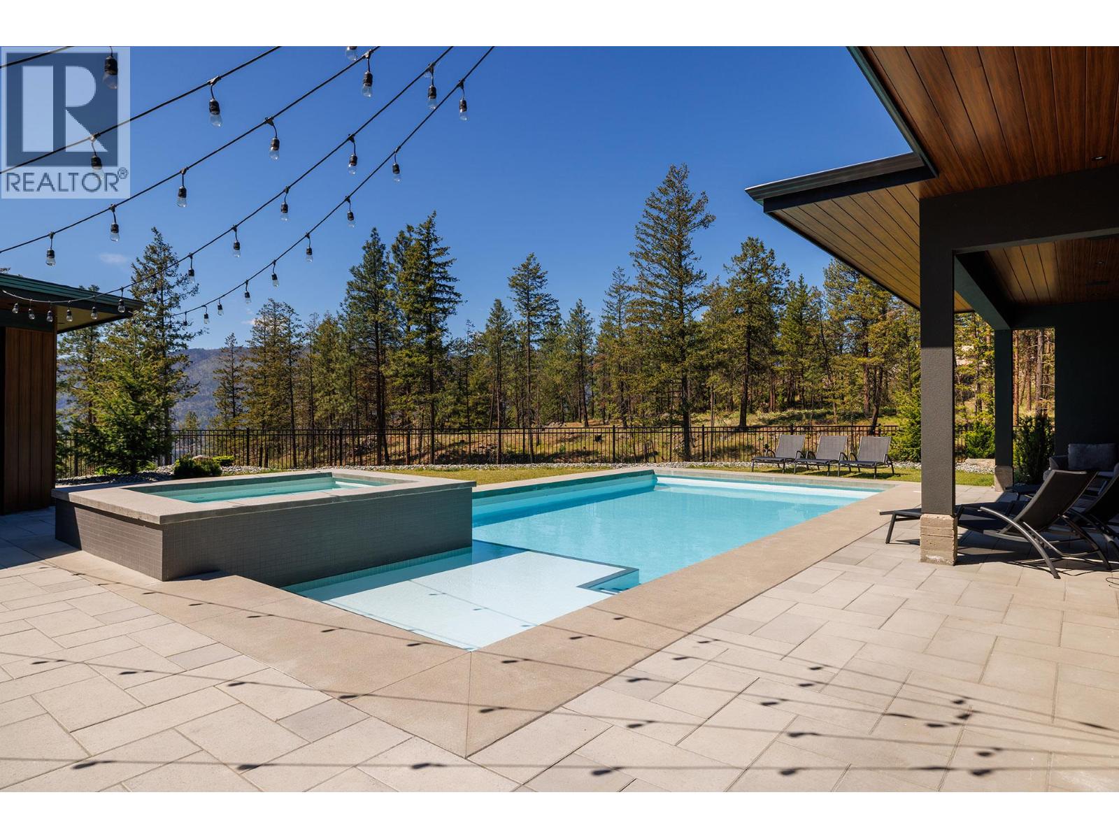  10248 Beacon Hill Drive, Lake Country