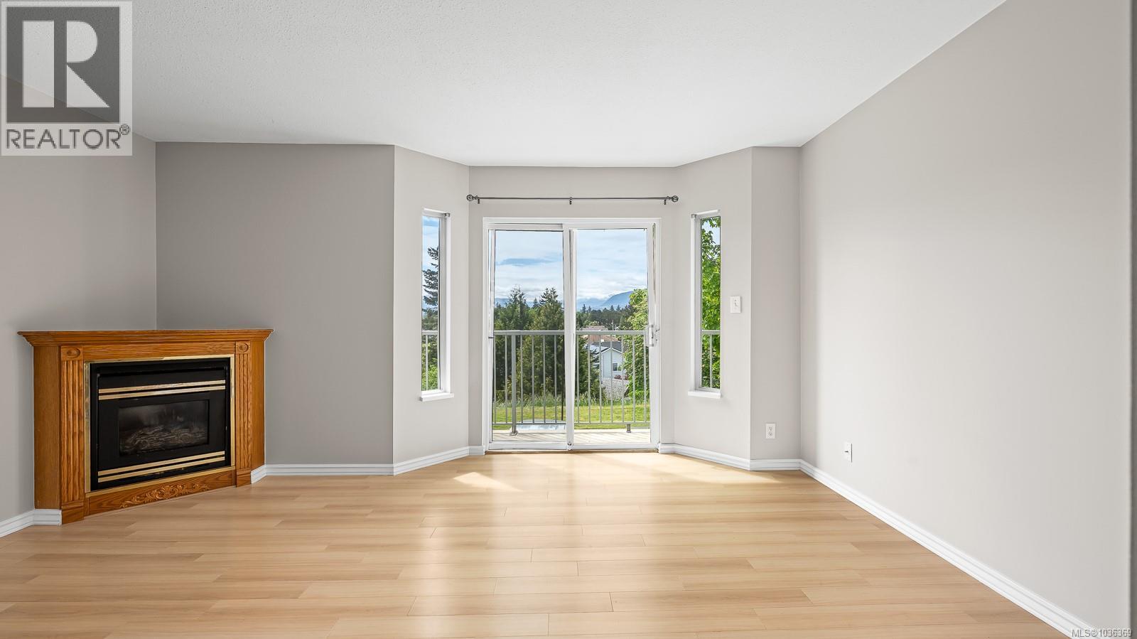 #303 2767 Muir Rd - 10