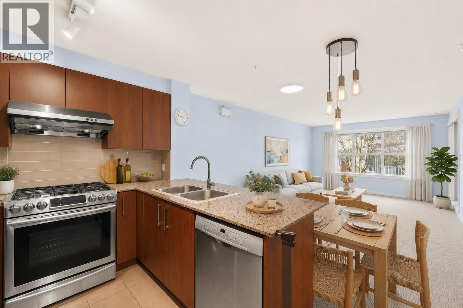 205 5665 IRMIN STREET — photo 2