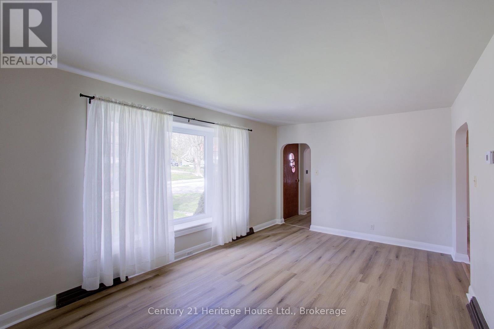 267 ALBERT STREET S - 13