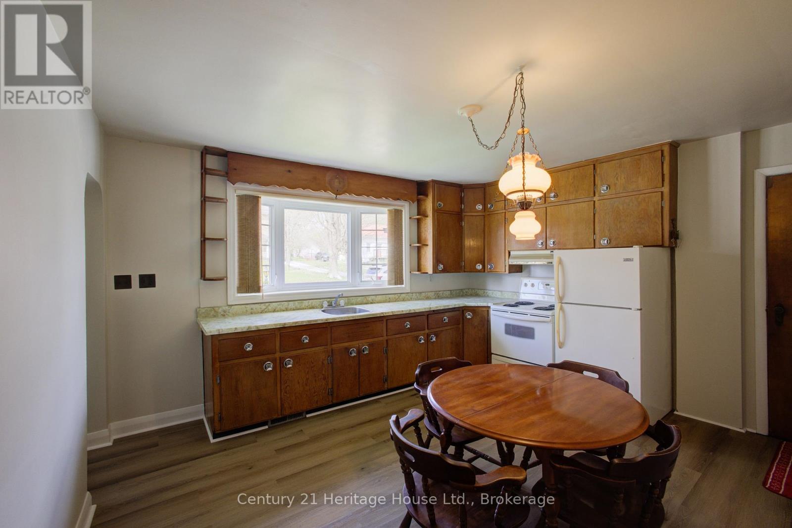 267 ALBERT STREET S - 9