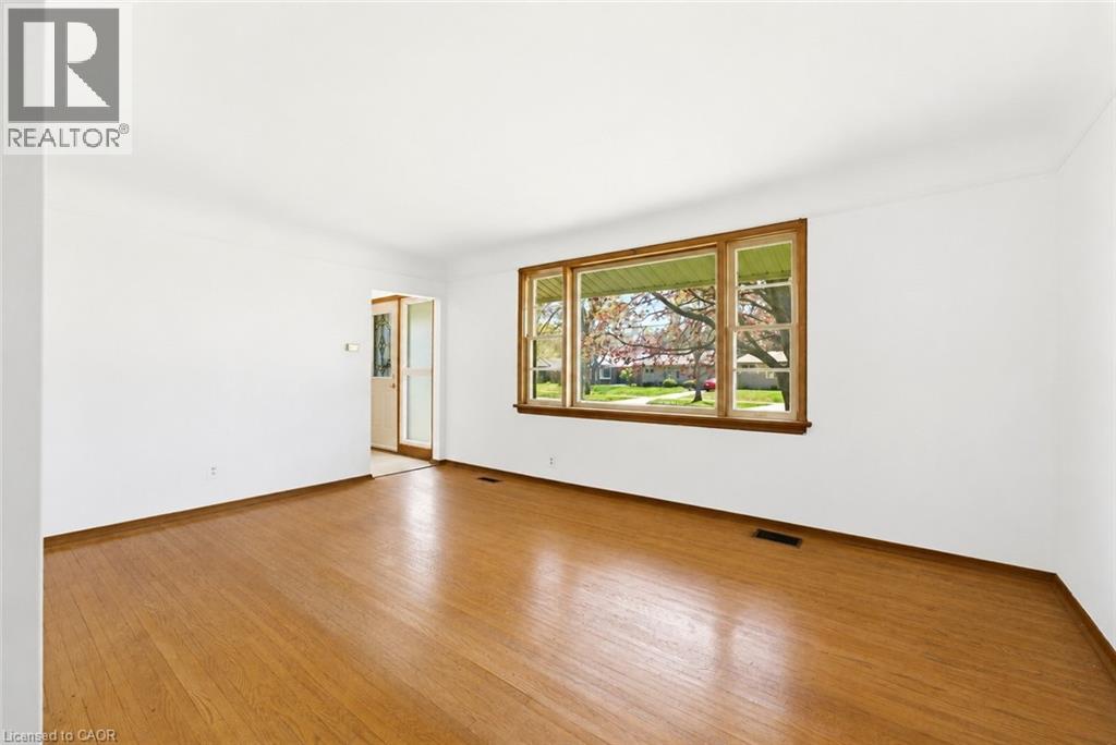 594 KRUG Street, Kitchener, Ontario, N2B1L7 — Photo 5