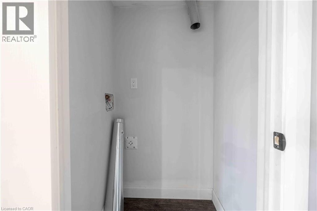 42 SHARON Avenue Unit# 2, Hamilton, Ontario, L8T1E3 — Photo 2