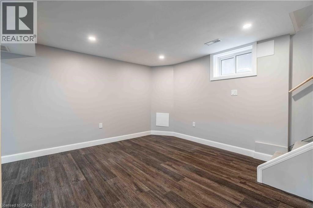 42 SHARON Avenue Unit# 2, Hamilton, Ontario, L8T1E3 — Photo 3