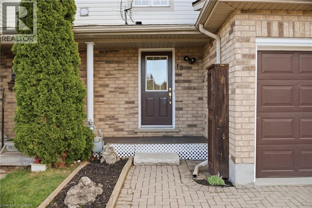 18 PROSPERITY Drive, Kitchener, Ontario, N2E3Z2 — Photo 2