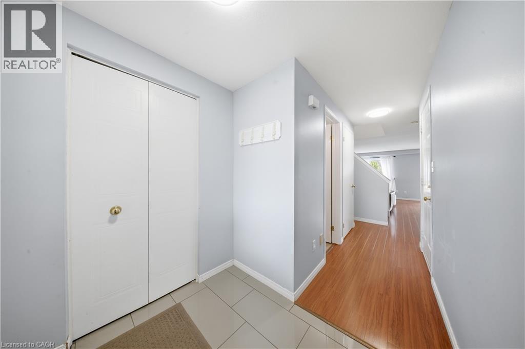 18 PROSPERITY Drive, Kitchener, Ontario, N2E3Z2 — Photo 5