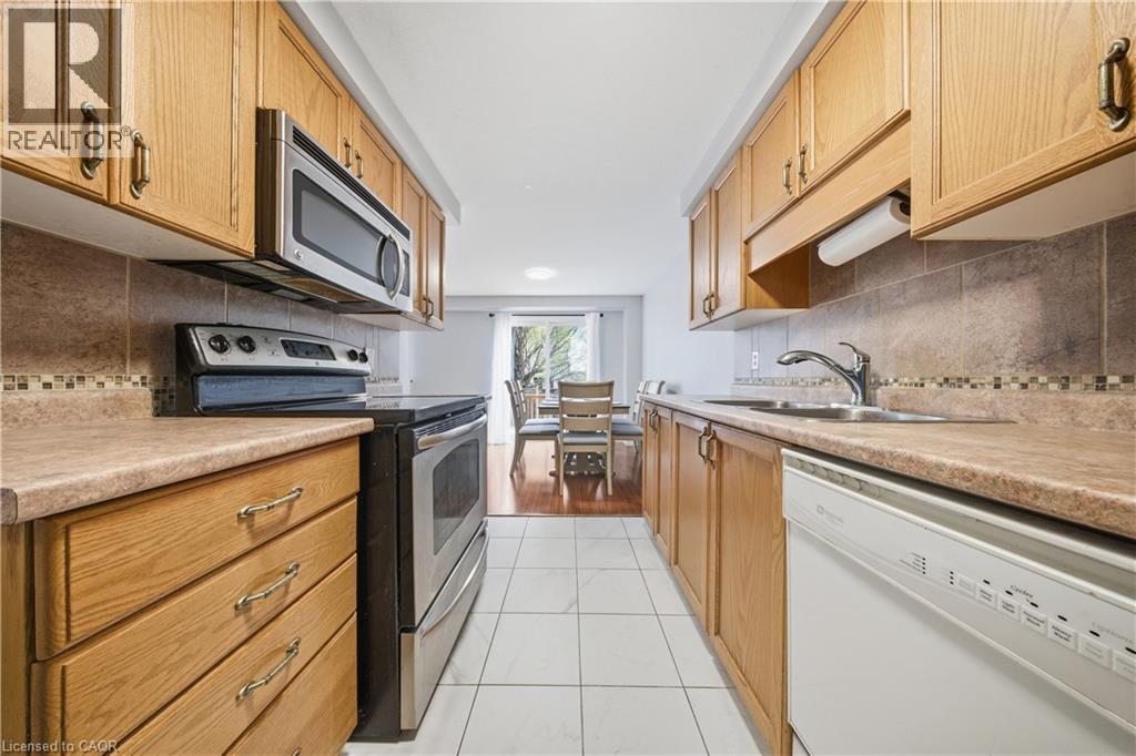 18 PROSPERITY Drive, Kitchener, Ontario, N2E3Z2 — Photo 8