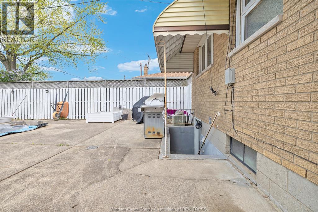 855 GREENDALE, Windsor, Ontario, N8S4A9 — Photo 12