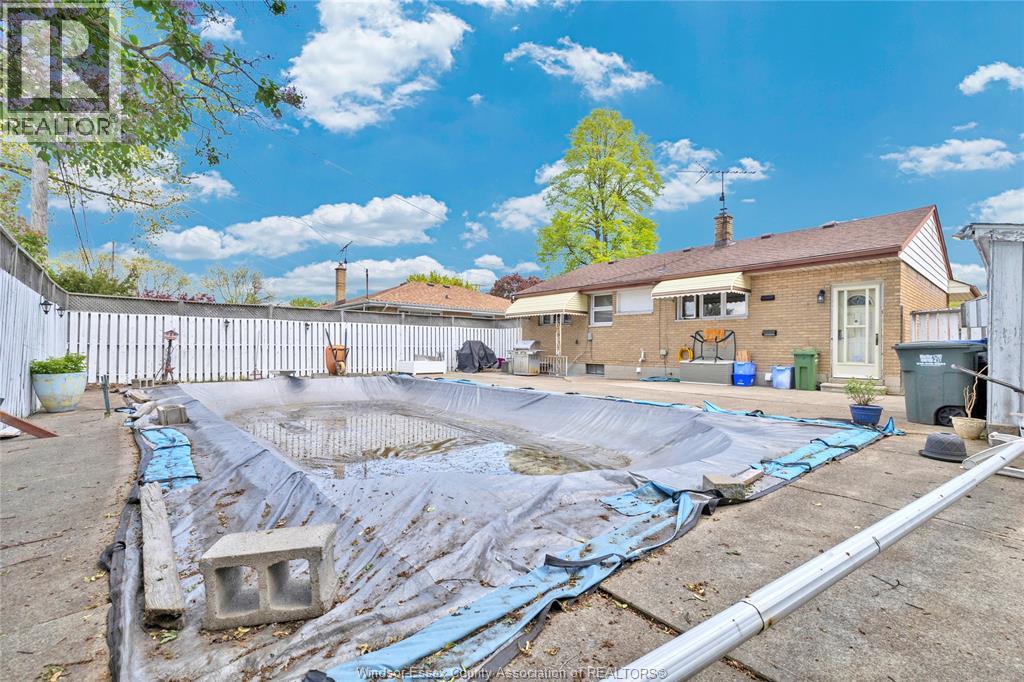 855 GREENDALE, Windsor, Ontario, N8S4A9 — Photo 5