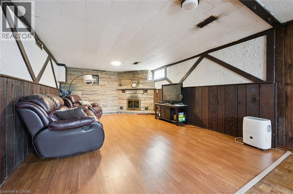 176 HOLBORN Drive, Kitchener, Ontario, N2A2E5 — Photo 4