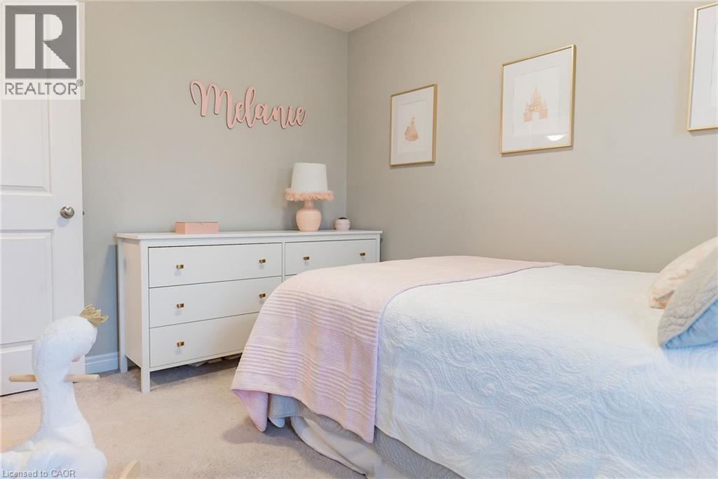 4 GARLENT Avenue, Ancaster, Ontario, L9G3K9 — Photo 3