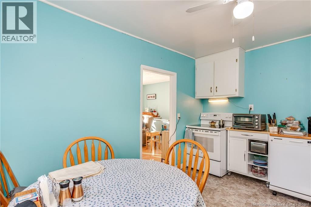 16 Field Road — photo 11