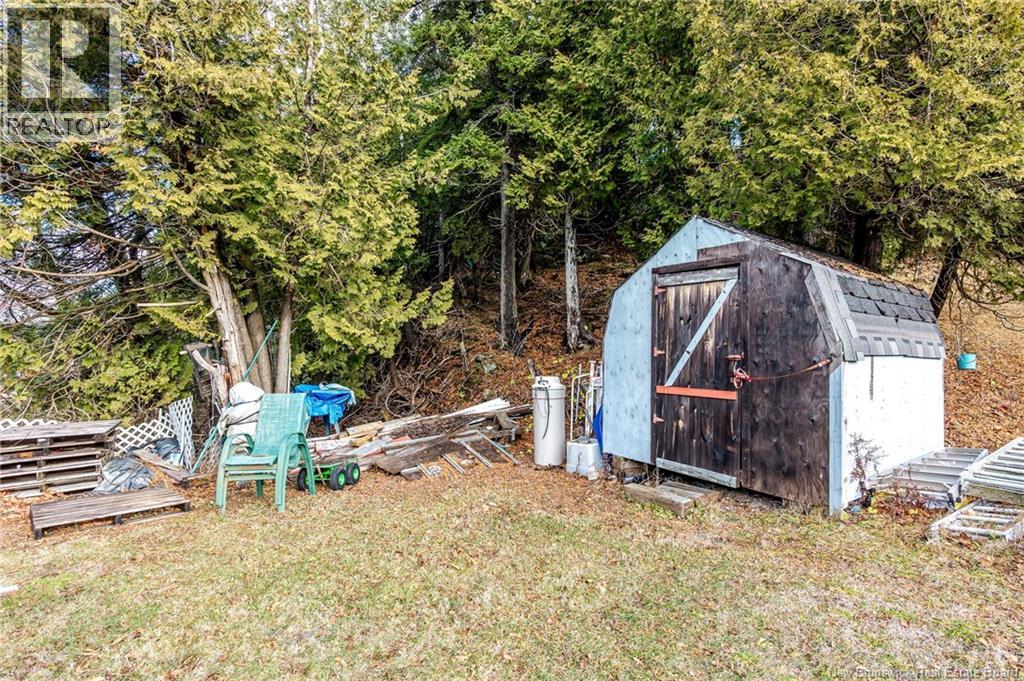 16 Field Road — photo 44