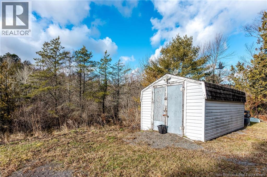 16 Field Road — photo 45