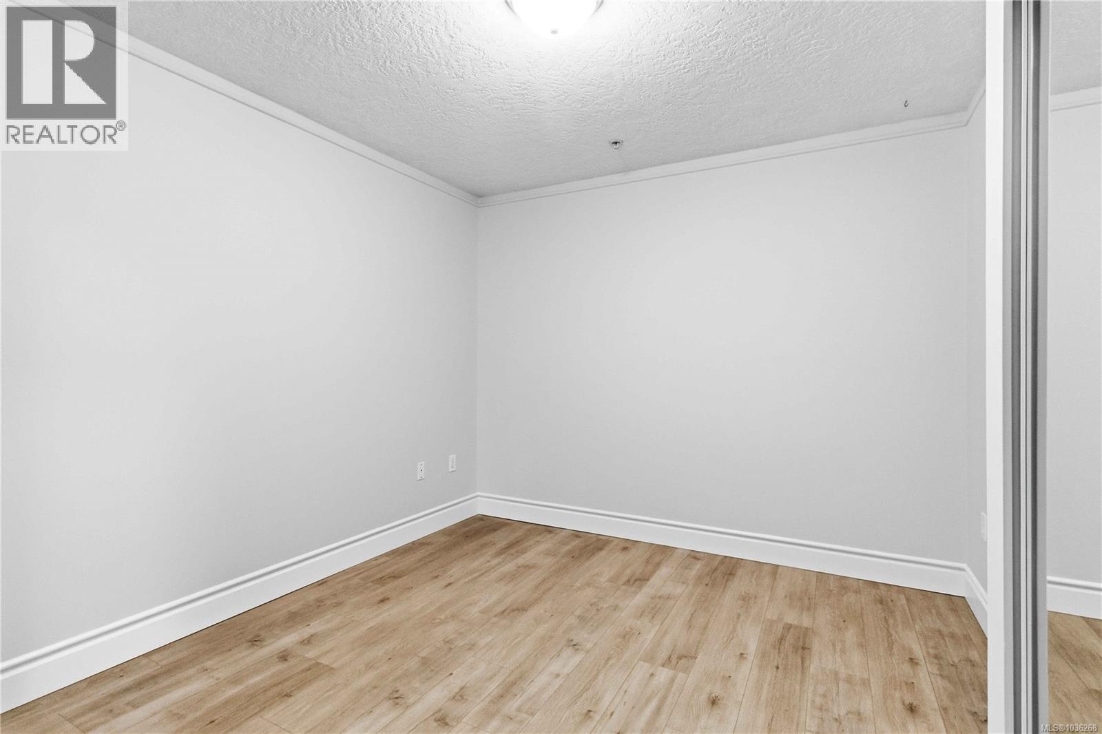 #102 6585 Country Rd - 32