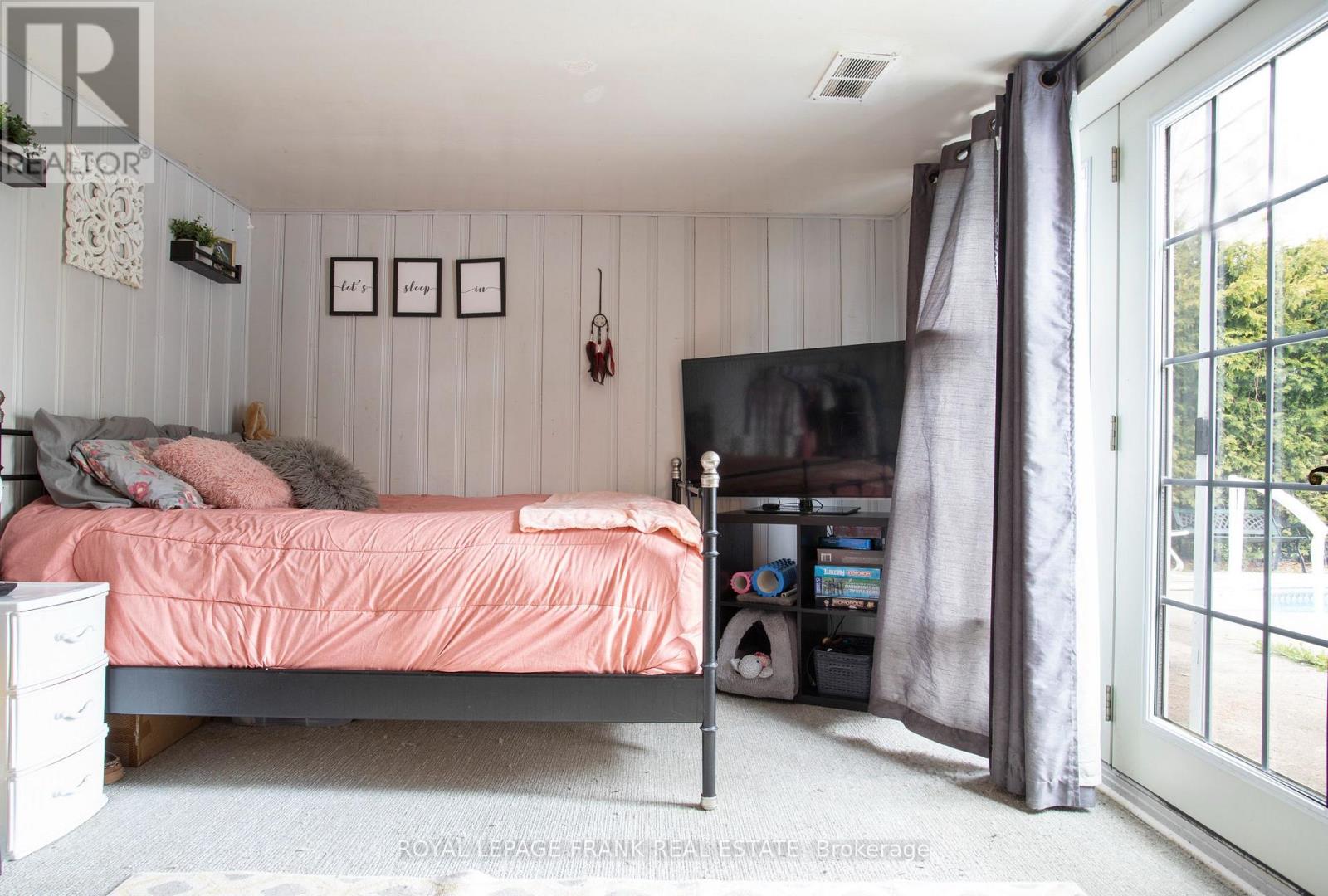 87 CEDAR STREET N - 24