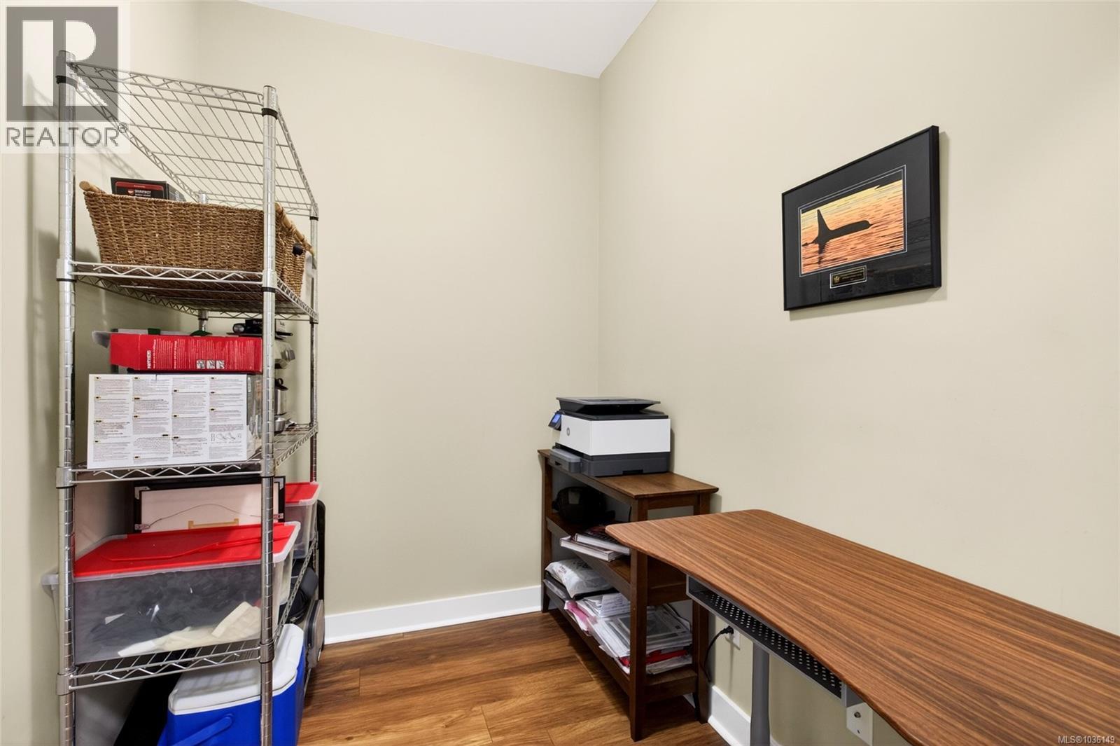 #303E 1115 Craigflower Rd - 25