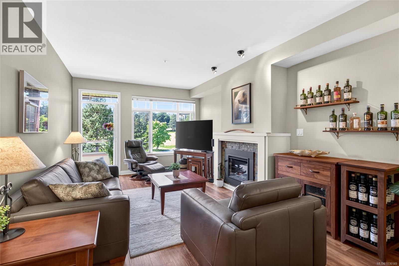 303E 1115 Craigflower Road, Esquimalt