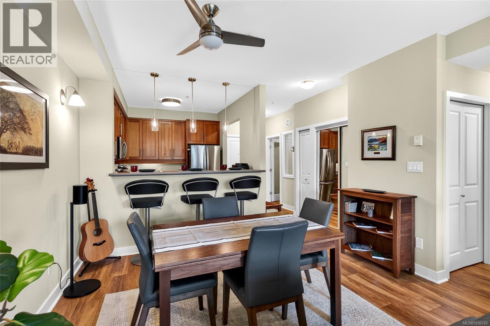 #303E 1115 Craigflower Rd - 10
