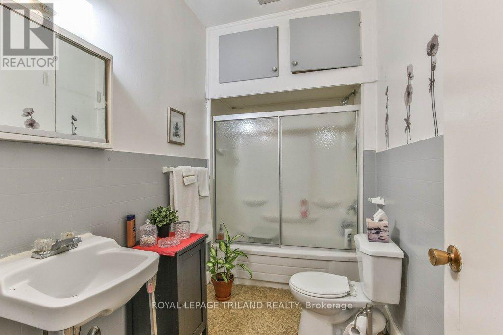 11 MACKAY AVENUE - 21