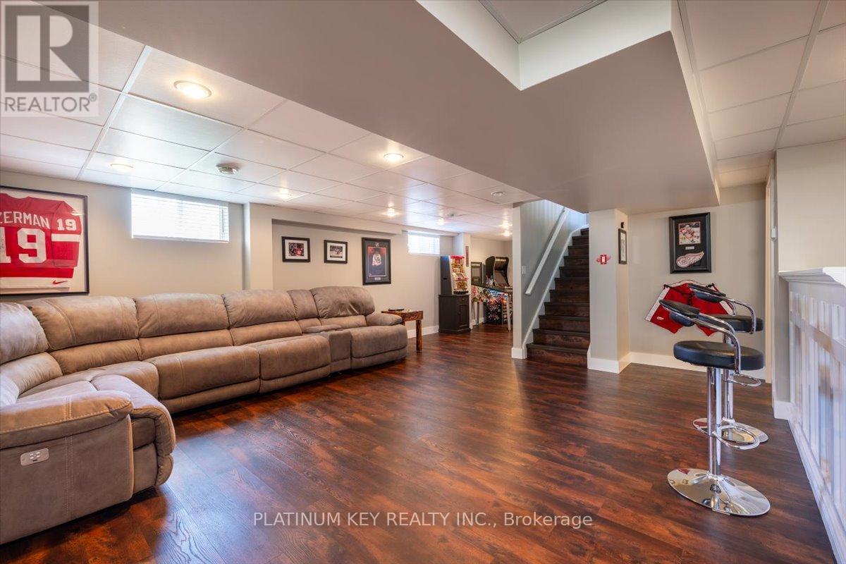 205 SYMES STREET — photo 14