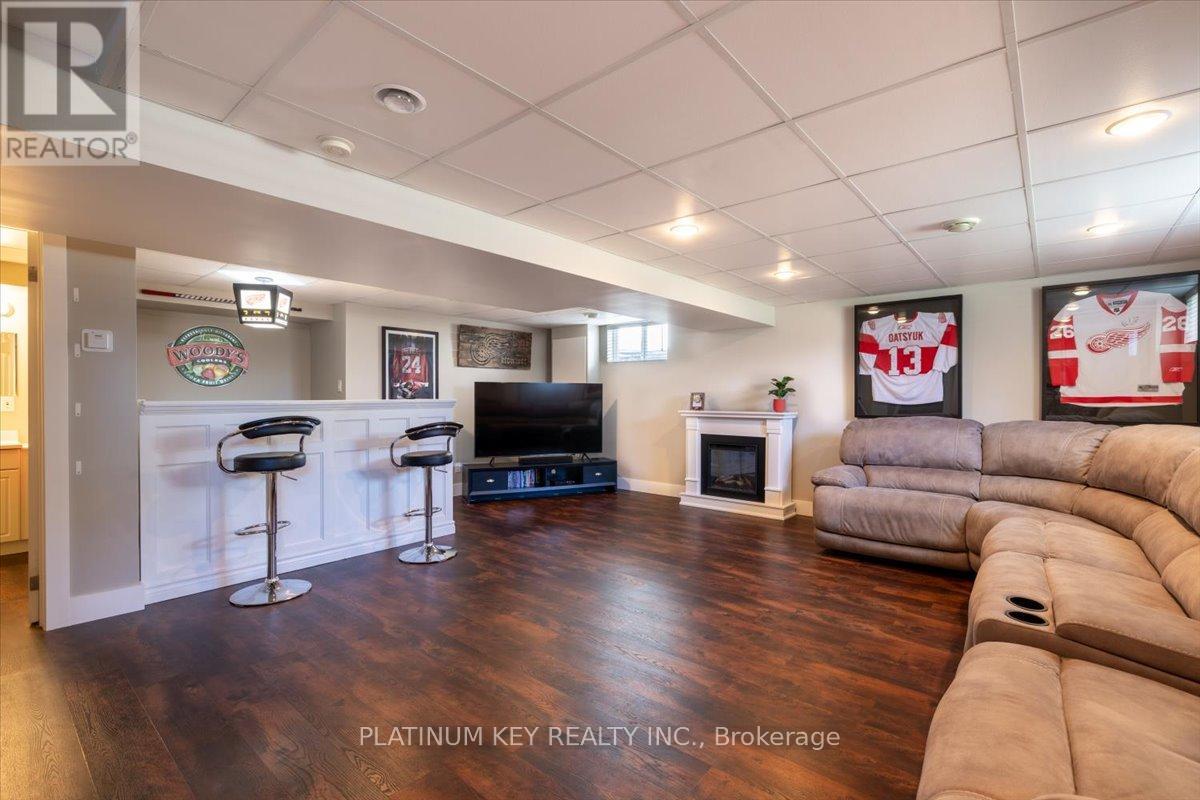 205 SYMES STREET — photo 16