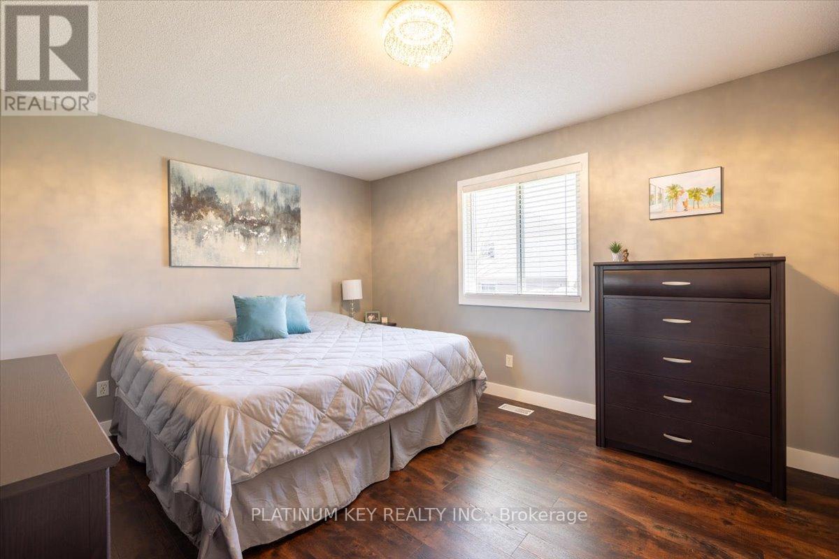 205 SYMES STREET — photo 9