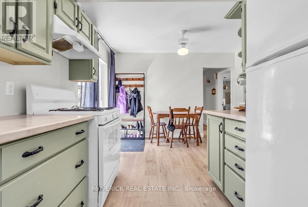 1679 DALE STREET - 11