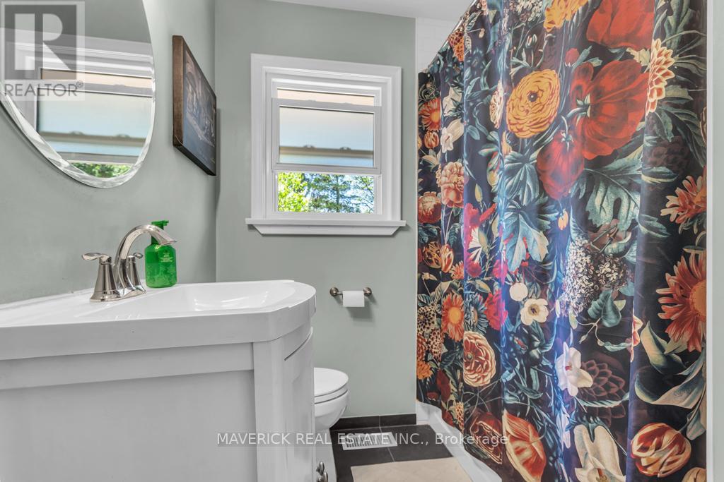 1679 DALE STREET - 15