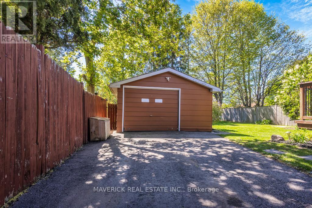 1679 DALE STREET - 30