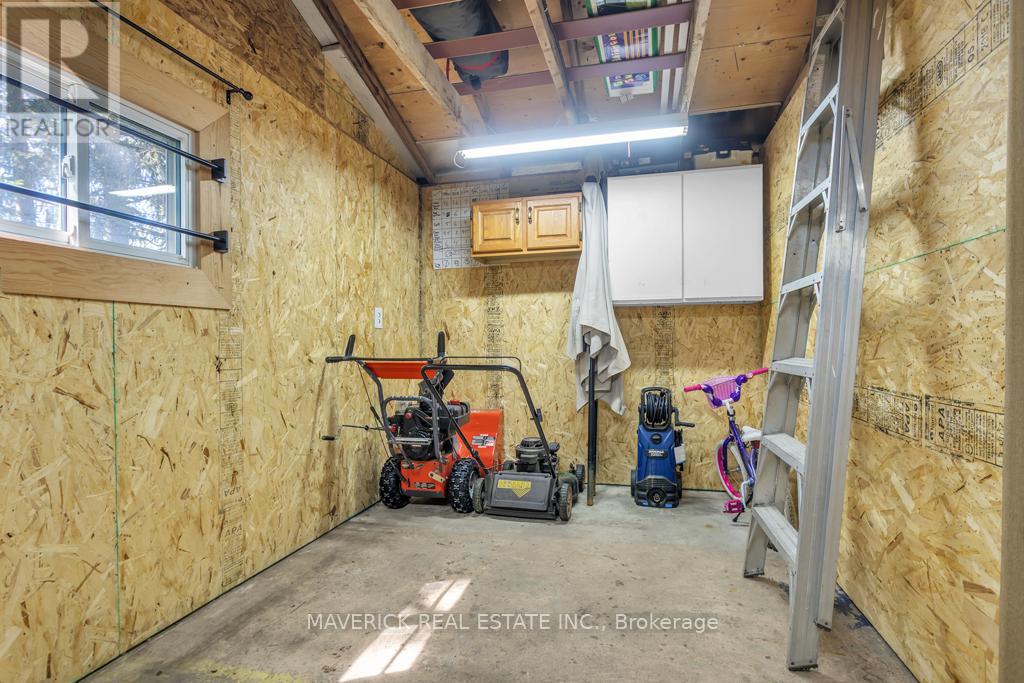 1679 DALE STREET - 33