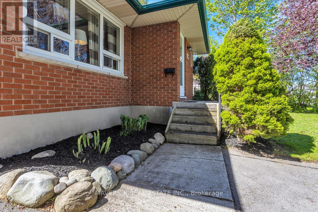 1679 DALE STREET - 4