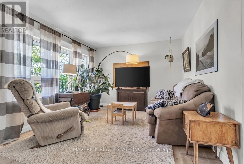 1679 DALE STREET - 9