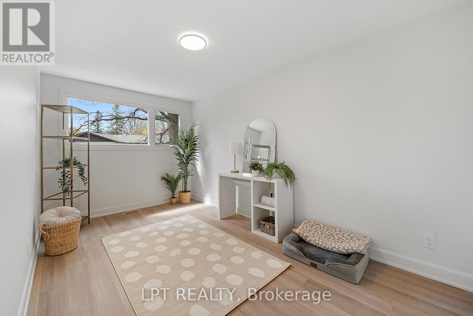 19 MOORCROFT ROAD - 33