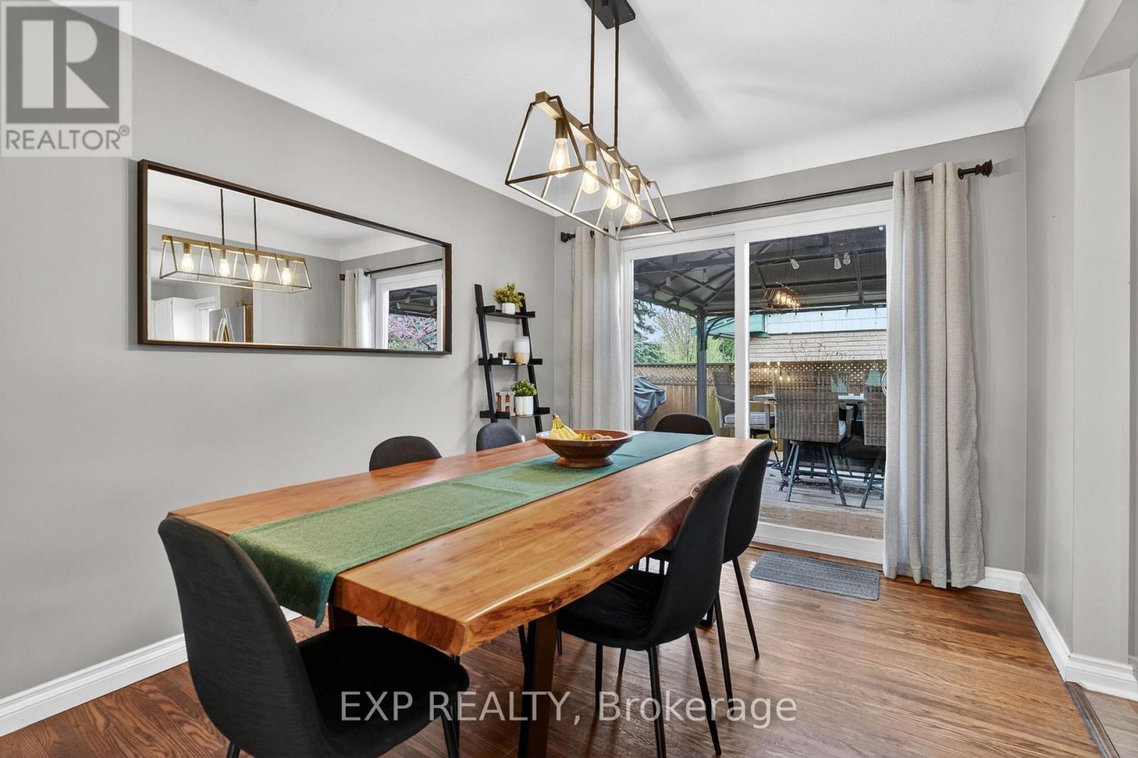 3510 YALE CRESCENT - 12