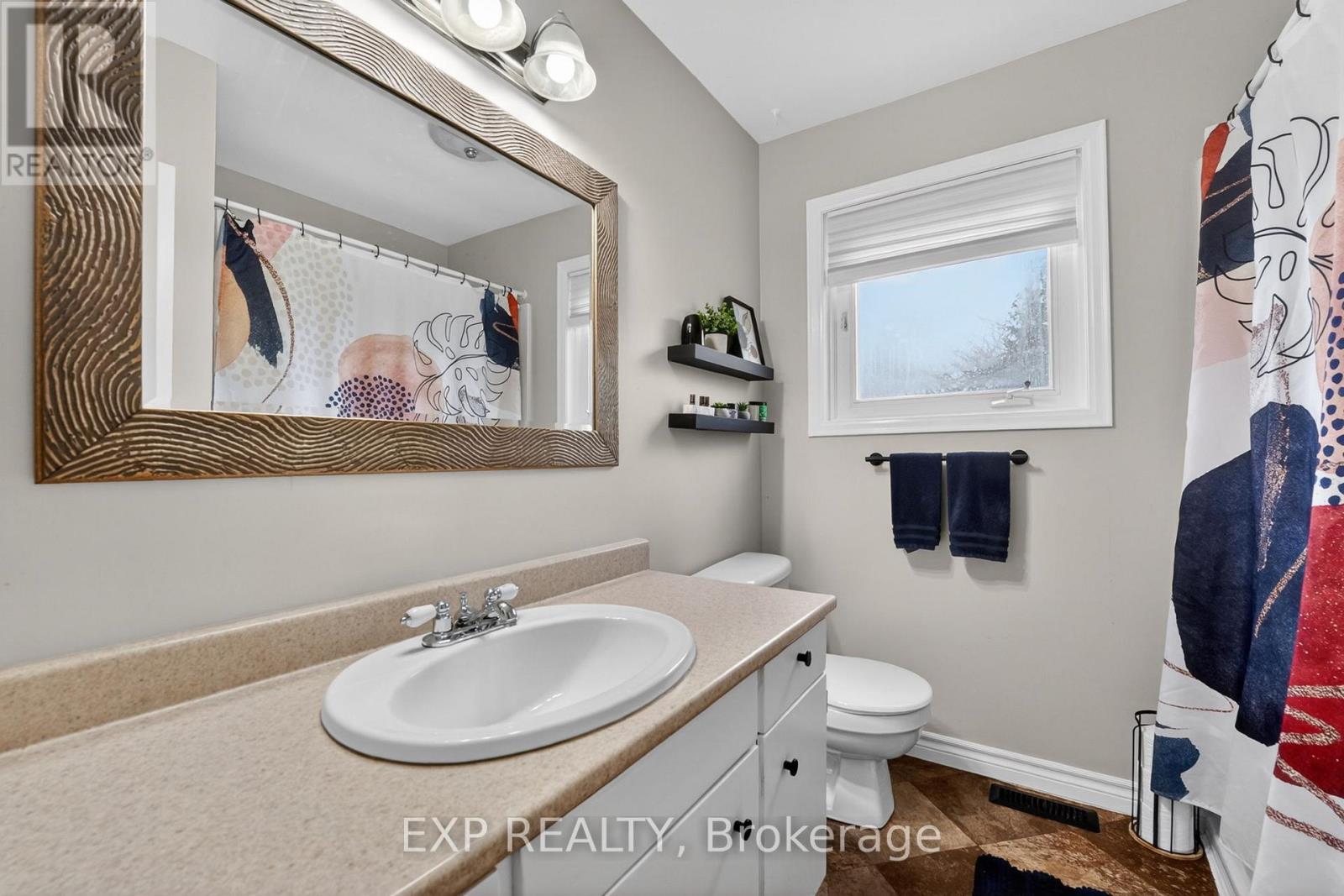 3510 YALE CRESCENT - 23