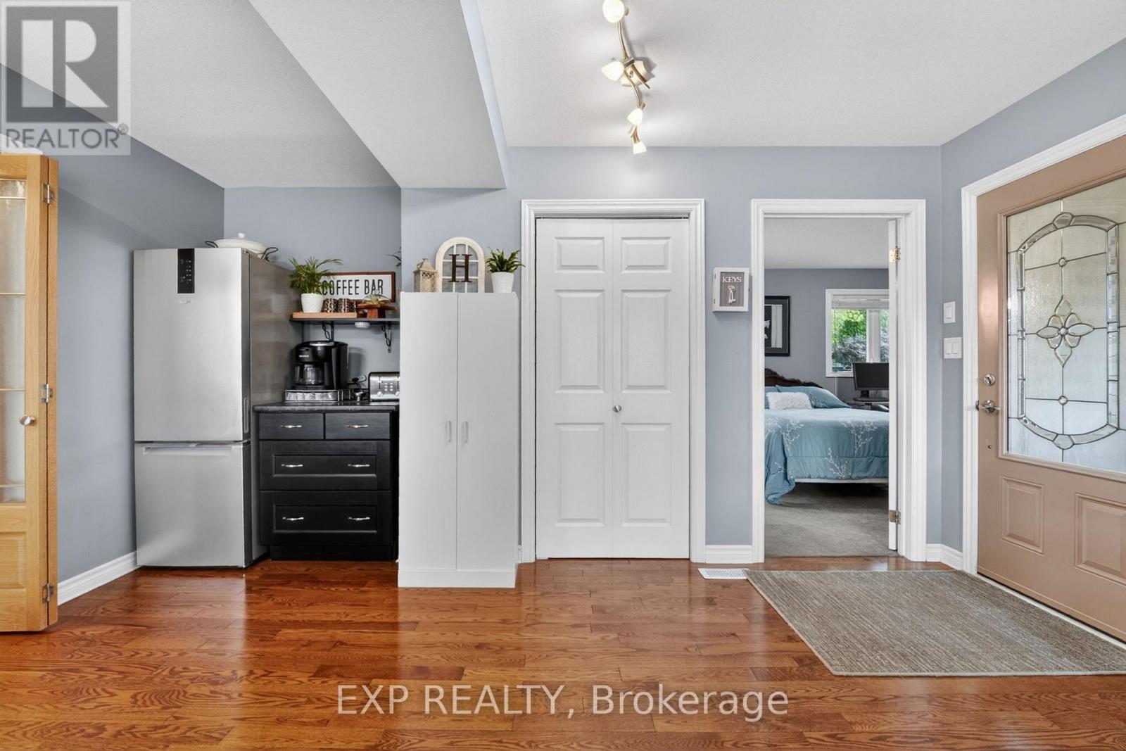 3510 YALE CRESCENT - 28