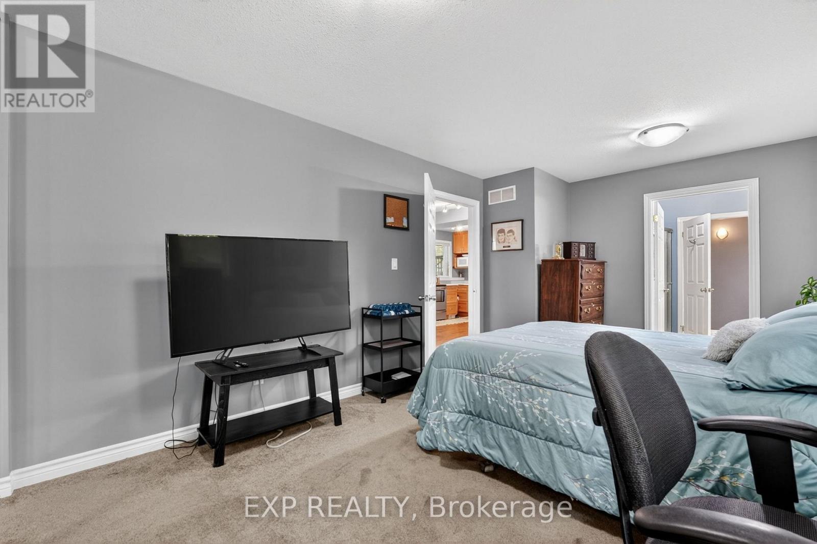 3510 YALE CRESCENT - 30