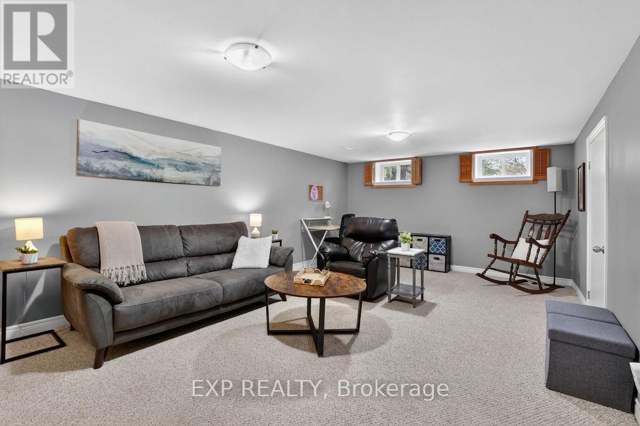 3510 YALE CRESCENT - 35